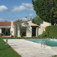Two-Bedroom Holiday home L'Isle sur la Sorgue with a Fireplace 08
