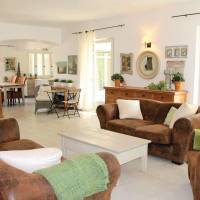 Holiday Home L'Isle sur Sorgue with a Fireplace 02
