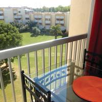 One-Bedroom Apartment in Le Grau du Roi