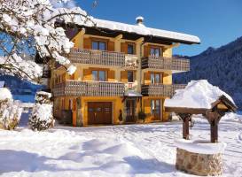Chalet with Appartements - F 017.022-24