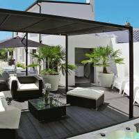 villa black and white