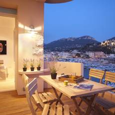 Appartement avec terrasse, sur le port, pieds dans l'eau