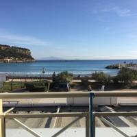 Front de mer les pieds dans l'eau