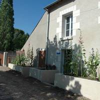 Aux Roses Tremieres