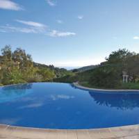Three-Bedroom Holiday home with Sea View in Les Issambres