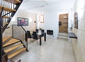 Valletta Republic St. House