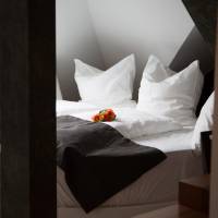 Alpha & Omega Hotel