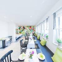 Hotel Sirrah