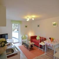 Apartment Hunau