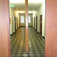 Loewengraben Jailhotel