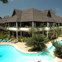 Travellers Beach Hotel & Club