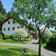 Haus Am Waldrand - Ferienwohnung Augustin