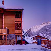 Mountain Exposure Chalet Castor
