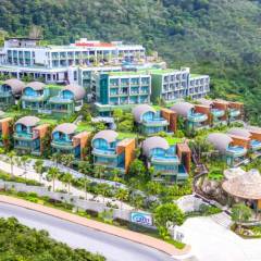 Crest Resort & Pool Villas