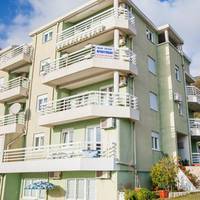 Apartments M