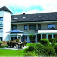 Haus am Wasserfall