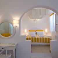 Aspalathras White Hotel