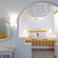 Aspalathras White Hotel