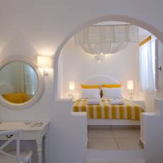 Aspalathras White Hotel