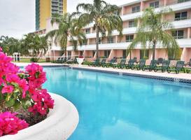 Castaways Resort & Suites