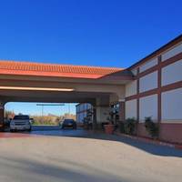 Best Western Plus Broadway Inn & Suites
