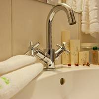 Earth and People Hotel & Spa
