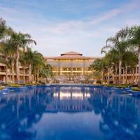 Dusit Thani LakeView Cairo
