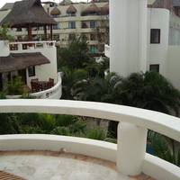 Blue Parrot Suites
