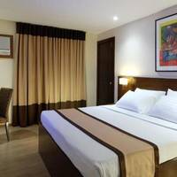 Golden Prince Hotel & Suites