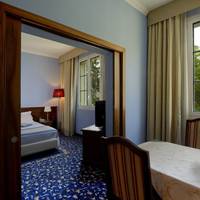 Med Hotel