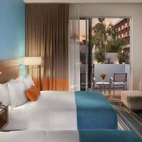 Shore Hotel