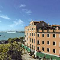 Riviera Hotel