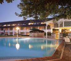 Royal Swazi Spa - Pool and pool bar main