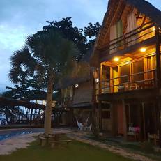 Casa Maravilla Beachfront Eco Lodge