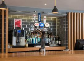 Holiday Inn Express Waterfront