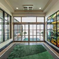 Holiday Inn Montreal Airport