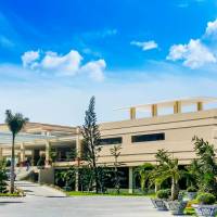 Diamond Bay Golf & Villas