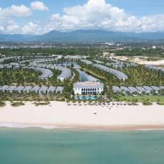 Melia Vinpearl Cam Ranh Beach Resort 