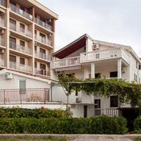 Villa Mira