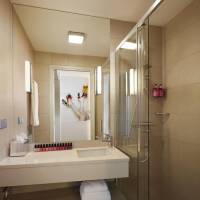 MOXY Aberdeen Airport