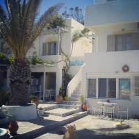 Vrohaki Studios & Rooms
