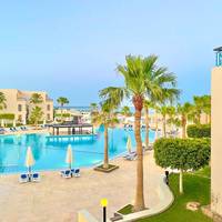 Ivy Cyrene Island Resort