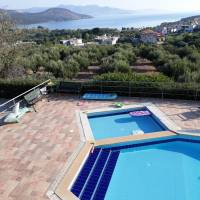 Stelios Apartments