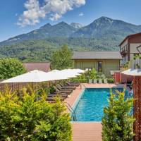 Hills Polyana Hotel