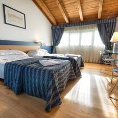 West Point Airport Hotel