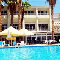 La Hotel & Resort