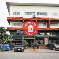 OYO 995 Blue Cafe Apartment