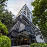 Cape House Hotel and Serviced Apartments