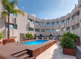 Tryp Valencia Azafata