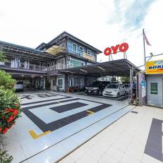OYO 1103 Borneo Inn